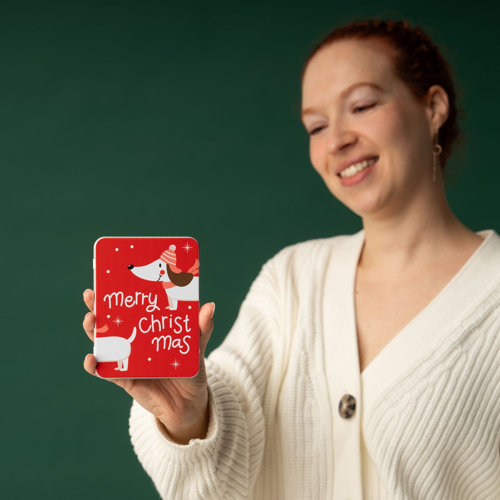 Adventskalender-Schokotafel in Geschenkdose „Festtagsdackel"